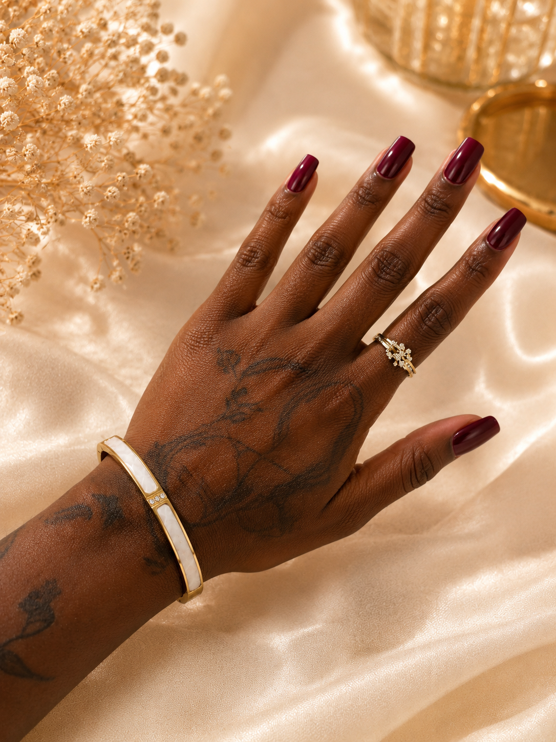 Bracelet Élégance Nacrée – Acier inoxydable doré